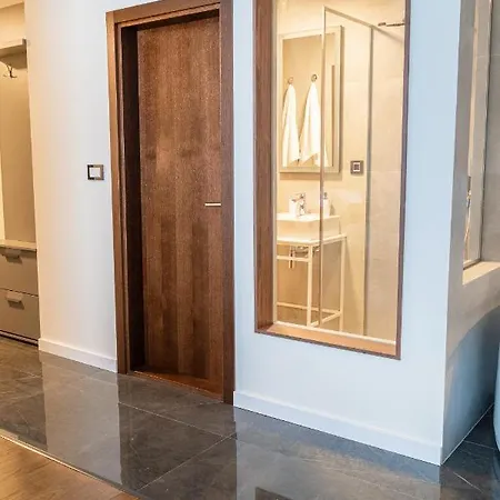 9 Nine - Luxury & Appartamento Belgrado